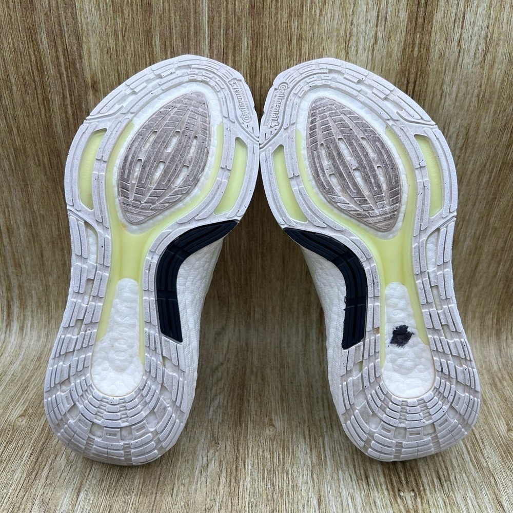 Adidas Ultraboost 22 Women's Size 7 Running Shoes Almost Lime Green White GX6302 - Picture 8 of 10